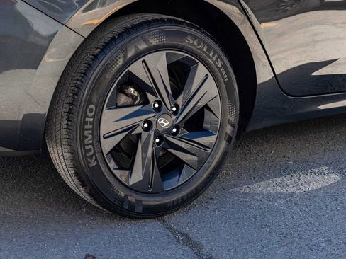 Used 2023 Hyundai Elantra SEL w/ Cargo Package image 9