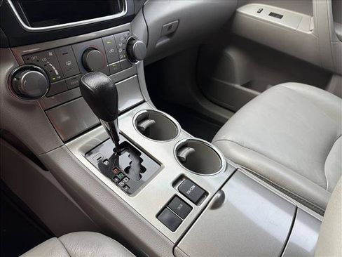Used 2013 Toyota Highlander FWD image 20