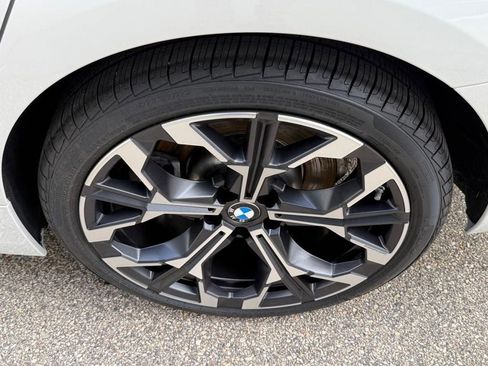 Used 2025 BMW 330i xDrive Sedan w/ Premium Package AWD/4WD image 7