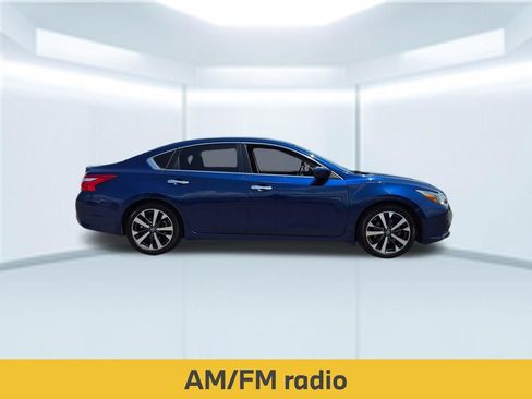 Used 2016 Nissan Altima 2.5 SR w/ LED Appearance Package FWD image 8