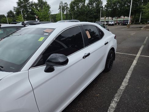 Used 2024 Toyota Camry SE w/ Convenience Package FWD image 6