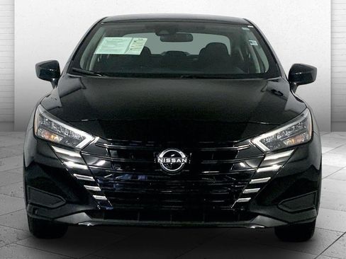 Used 2025 Nissan Versa SV FWD image 2