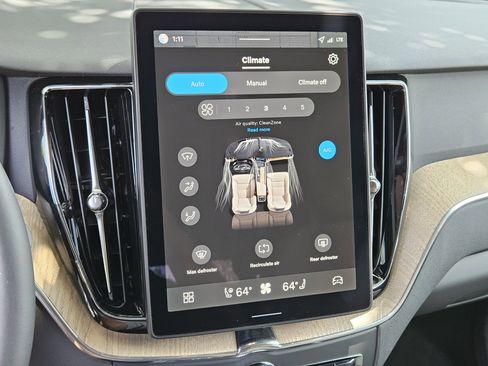 New 2026 Volvo XC60 B5 Core w/ Protection Package image 27