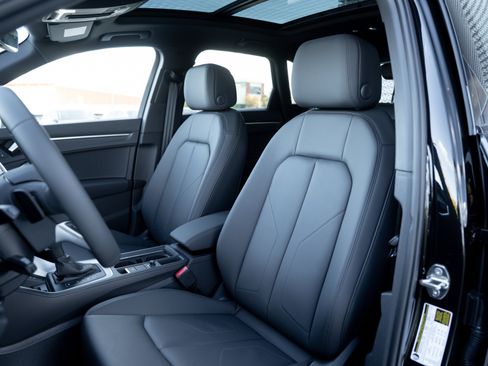 New 2025 Audi Q3 2.0T Premium image 21
