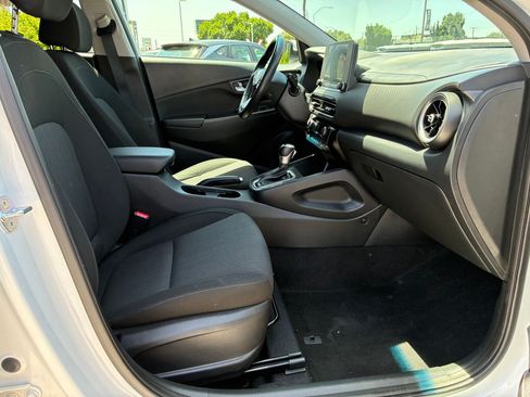 Certified 2022 Hyundai Kona SEL w/ Convenience Package AWD/4WD image 30