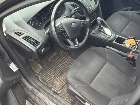 Used 2018 Ford Focus SE w/ Cold Weather Package FWD image 16