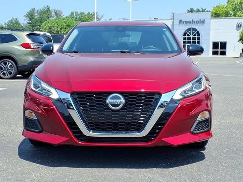 Used 2020 Nissan Altima 2.5 SR w/ Premium Package FWD image 2