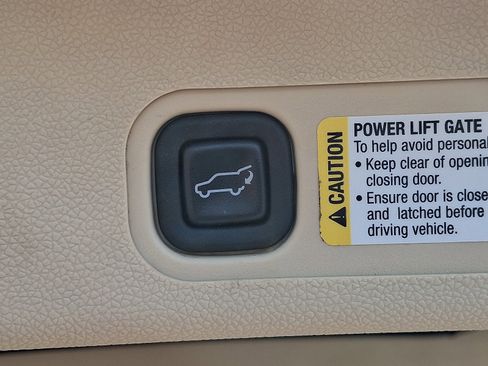 Used 2007 Cadillac Escalade AWD w/ Information Package image 29