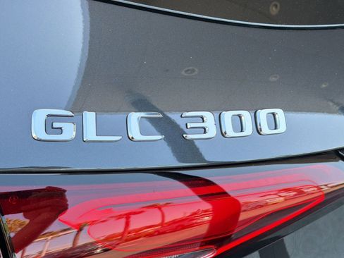 Used 2026 Mercedes-Benz GLC 300 image 32