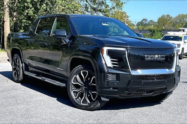 Used 2025 GMC Sierra EV Denali AWD/4WD image 2