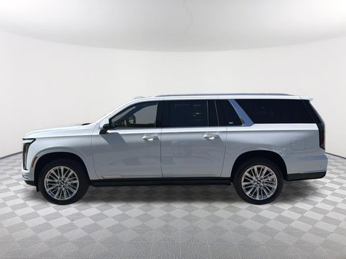 New 2026 Cadillac Escalade ESV Luxury w/ Touring Package AWD/4WD image 9