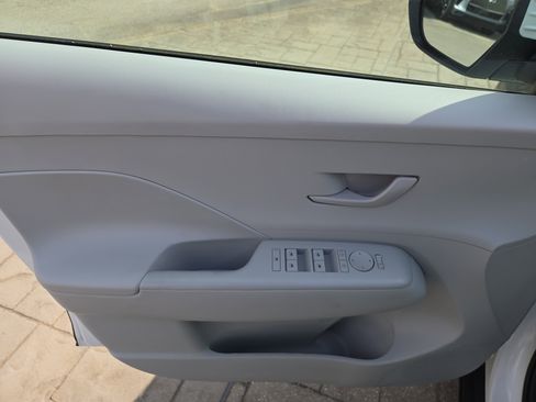 Used 2025 Hyundai Kona SEL image 6