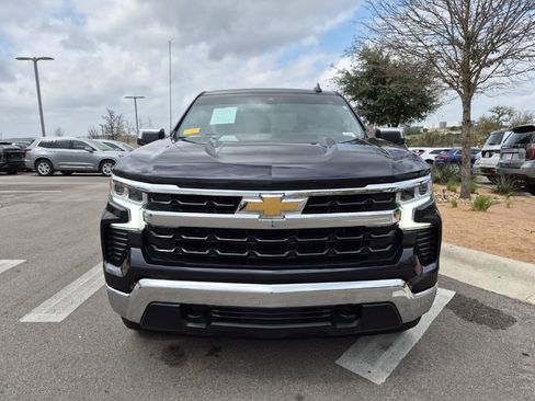 Used 2023 Chevrolet Silverado 1500 LT image 2