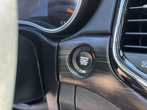 Used 2022 Jeep Grand Cherokee Laredo X image 22