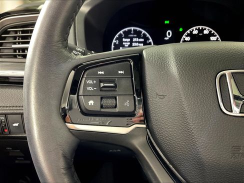 Used 2025 Honda Odyssey Elite image 11