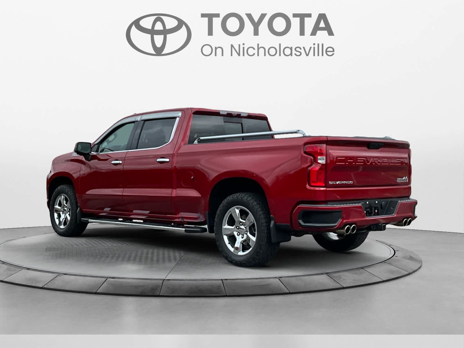 Used 2021 Chevrolet Silverado 1500 High Country w/ Technology Package AWD/4WD image 3
