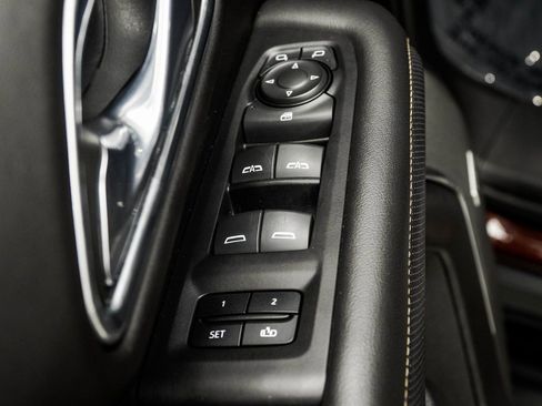 Used 2023 GMC Yukon SLT RWD image 32