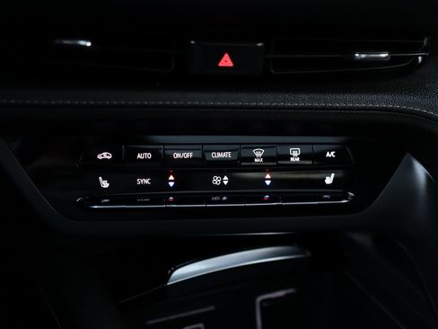 Used 2022 Buick Envision Essence w/ Sport Touring Package image 15