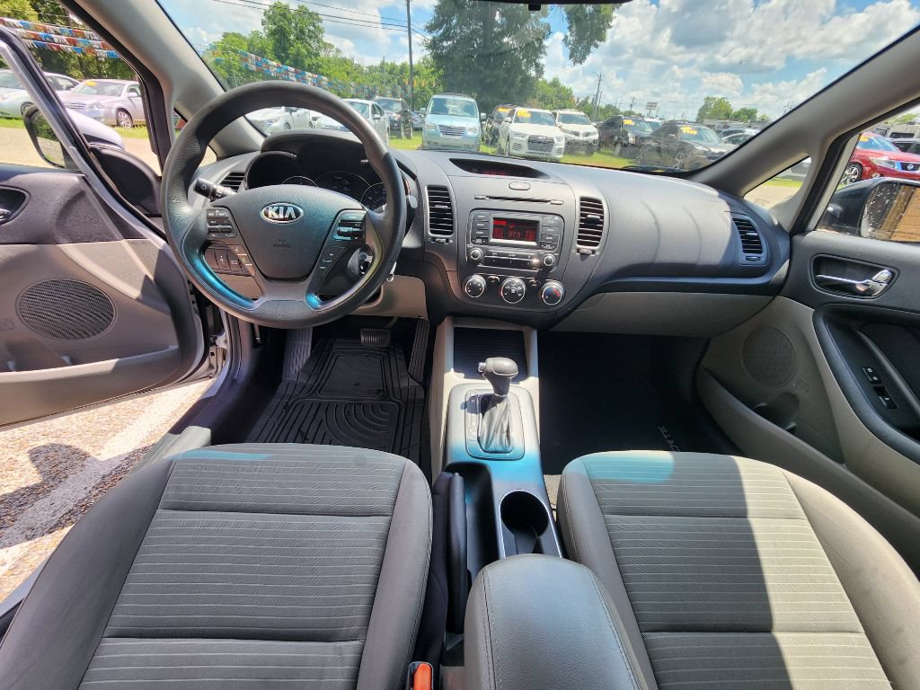 Used 2015 Kia Forte LX w/ Popular Package FWD image 9