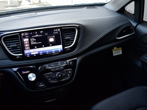 New 2026 Chrysler Pacifica Select w/ S Appearance Package FWD image 30