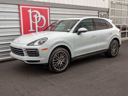 Used 2022 Porsche Cayenne S Platinum image 36