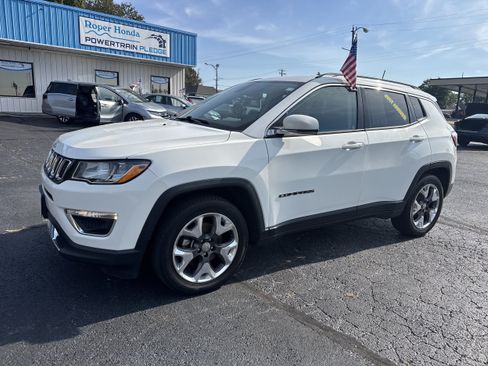 Used 2019 Jeep Compass Limited FWD image 2