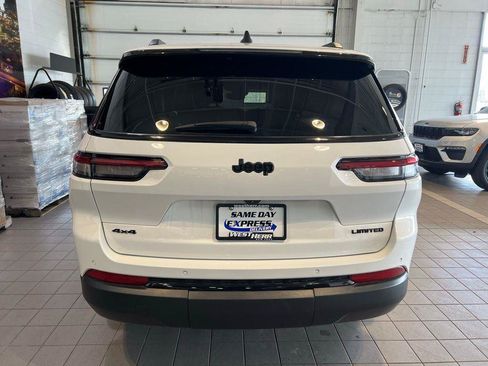 Used 2024 Jeep Grand Cherokee L Limited w/ Black Appearance Package AWD/4WD image 8