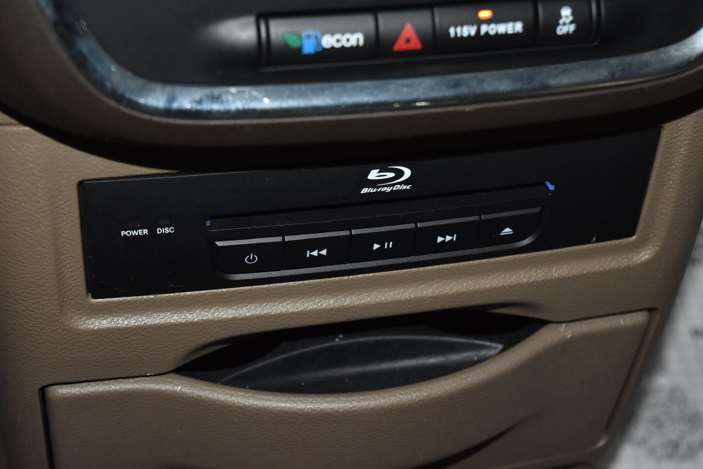 Used 2015 Chrysler Town & Country Touring-L w/ Driver Convenience Group FWD image 14
