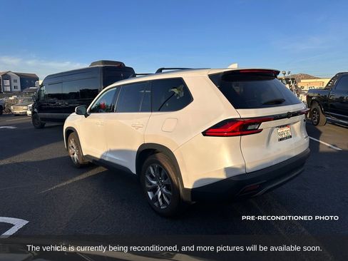 Used 2024 Toyota Grand Highlander Limited image 3