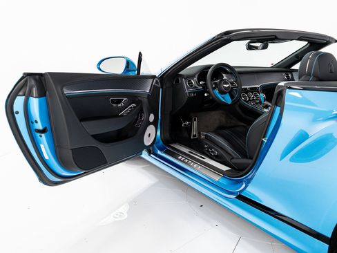 New 2025 Bentley Continental GTC image 17