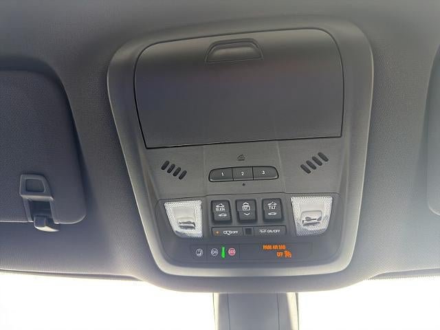Used 2023 Buick Enclave Premium w/ Experience Buick Package AWD/4WD image 34