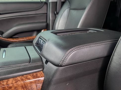 Used 2019 Chevrolet Suburban Premier AWD/4WD image 22