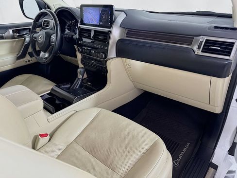 Certified 2022 Lexus GX 460 Luxury w/ Off Road Package AWD/4WD image 30