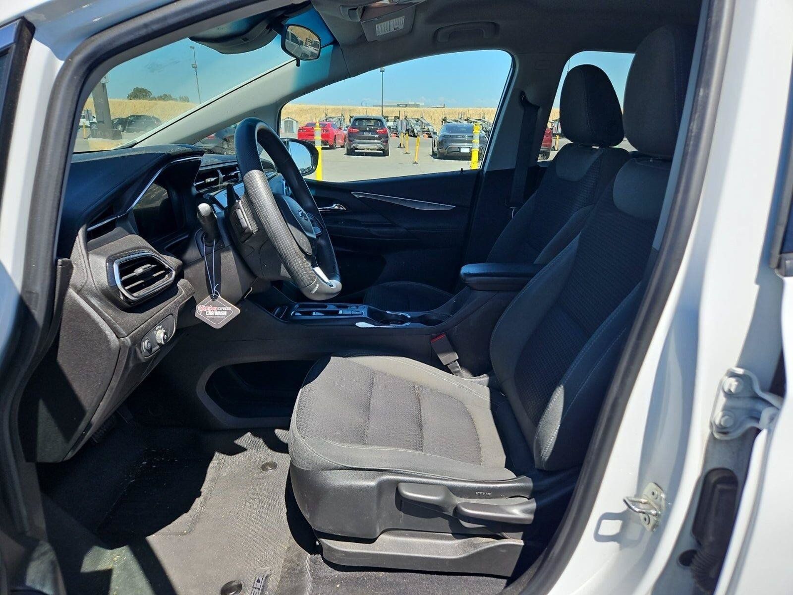 Used 2022 Chevrolet Bolt LT FWD image 5