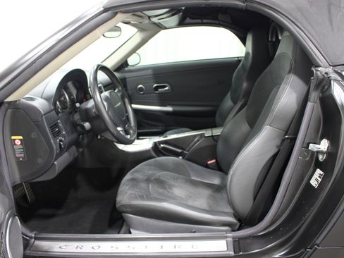 Used 2005 Chrysler Crossfire SRT-6 RWD image 3