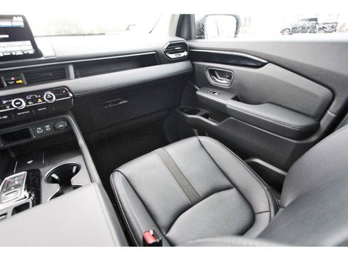Used 2023 Honda Pilot EX-L image 13