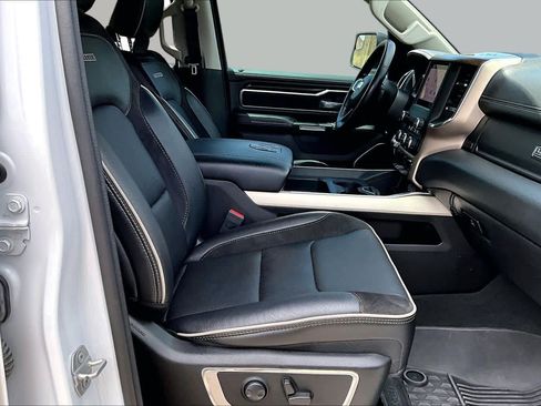Used 2022 RAM 1500 Laramie AWD/4WD image 12