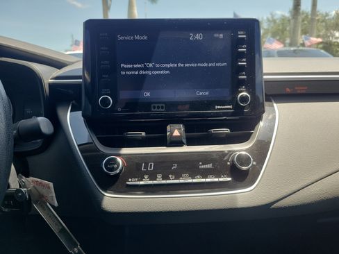 Used 2022 Toyota Corolla LE FWD image 26