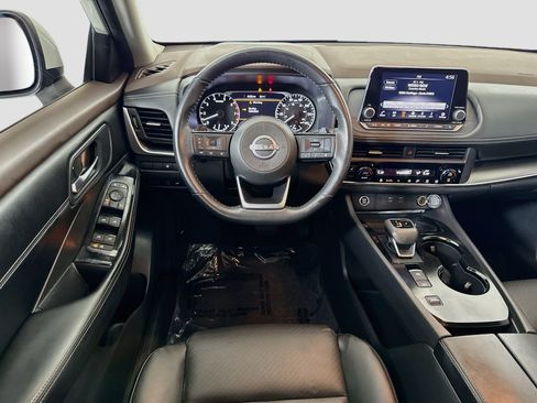 Used 2023 Nissan Rogue SV w/ SV Premium B Package FWD image 17