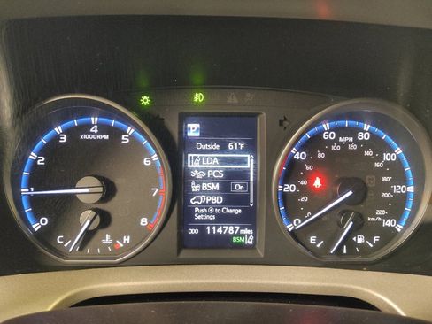 Used 2018 Toyota RAV4 XLE image 23