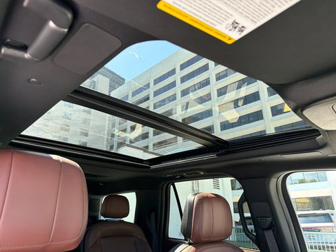 New 2026 Lincoln Navigator Reserve AWD/4WD image 14