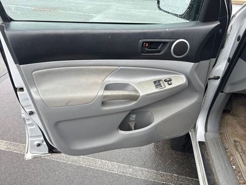 Used 2010 Toyota Tacoma 4x4 Access Cab V6 image 19