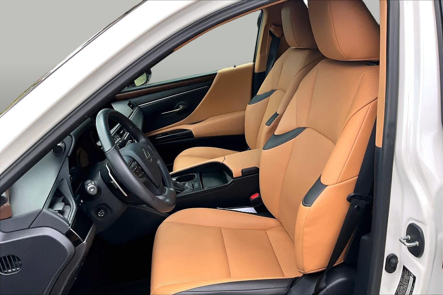 Used 2025 Lexus ES 350 w/ Premium Package FWD image 8