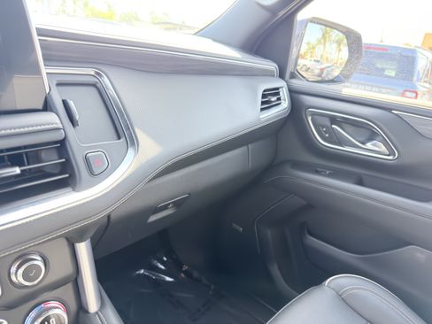 Used 2024 GMC Yukon SLT AWD/4WD image 35