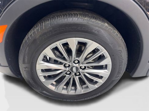 Used 2024 Cadillac XT4 Premium Luxury image 91