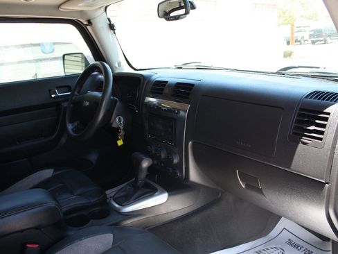 Used 2007 HUMMER H3 w/ Chrome Appearance Package AWD/4WD image 8