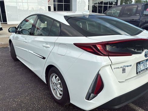 Used 2020 Toyota Prius Prime XLE FWD image 3