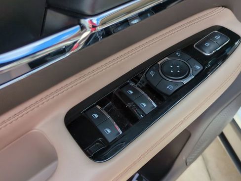 Used 2023 Lincoln Corsair Reserve w/ Equipment Group 201A FWD image 12