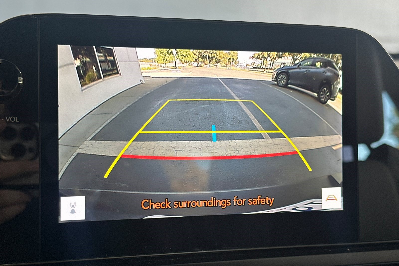 Certified 2025 Lexus UX 300h FWD w/ Accessory Package (Z2) image 24