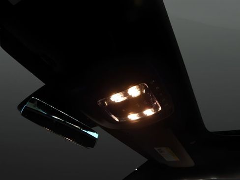 Used 2023 Mercedes-Benz CLA 250 4MATIC image 33